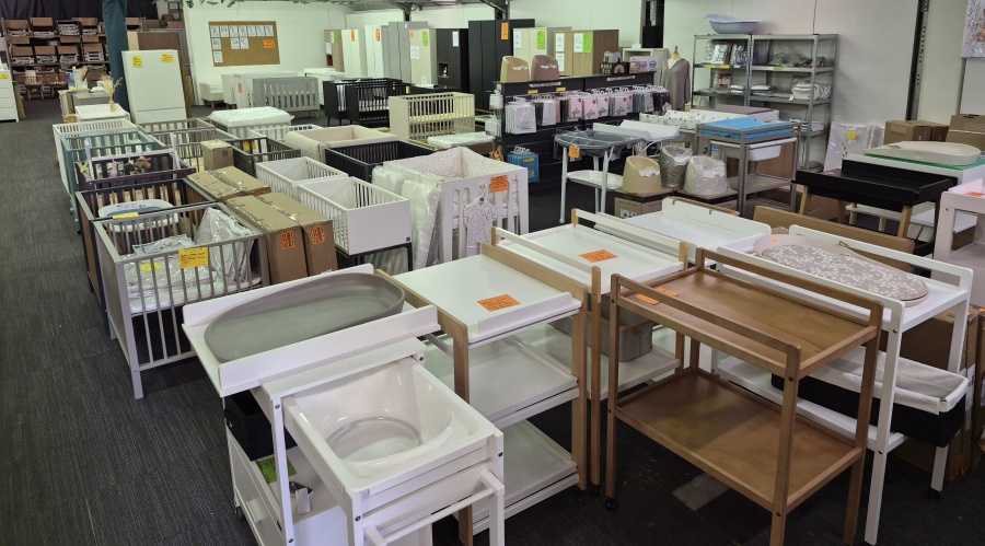 Totale uitverkoop babykamers & babyartikelen - Entrepot baby shop - 2