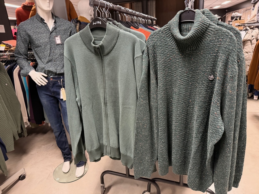 Opruiming merkkleding voor dames en heren ! Laatste afprijzing !!! - 2