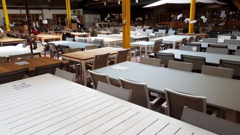 MEGA KORTINGEN - AUGUSTUS STOCKVERKOOP - NIEUWE MODELLEN TUINSETS EN LOUNGE MEUBELEN - ALLES MOET WEG!: Tuintafels, Tuinstoelen, Ligbedden, Kussenboxen, Parasols, Parasolhoezen, Wicker Lounge