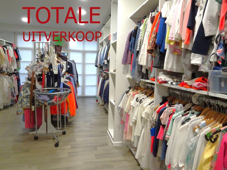  Totale uitverkoop kinderkleding, communie & lentefeest collectie