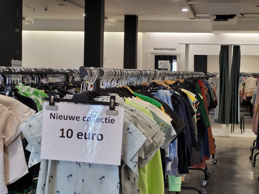 Laatste week : Pop-up store met stockverkoop kleding aan 10 euro/ stuk - 3