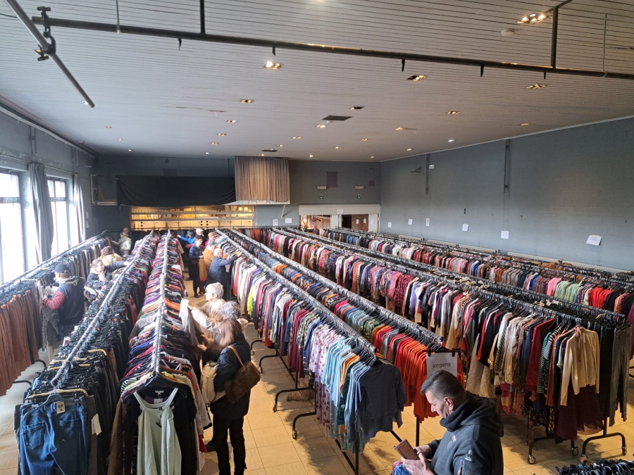 Stockverkoop merkkleding dames, heren en kinderen aan 10 euro/ stuk !!! - 3