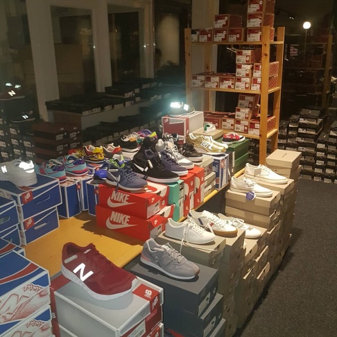 Stockverkoop merkschoenen - 2