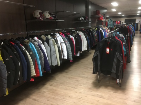 stockverkoop ski/snowboard kleding aan -70% ! - 2