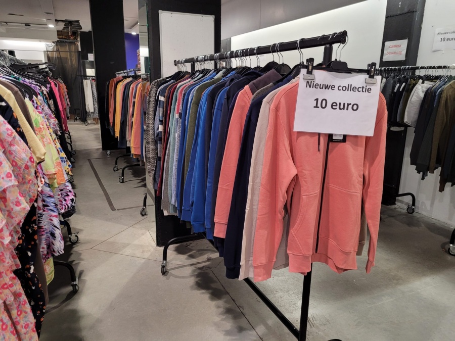 Laatste week : Pop-up store met stockverkoop kleding aan 10 euro/ stuk - 2