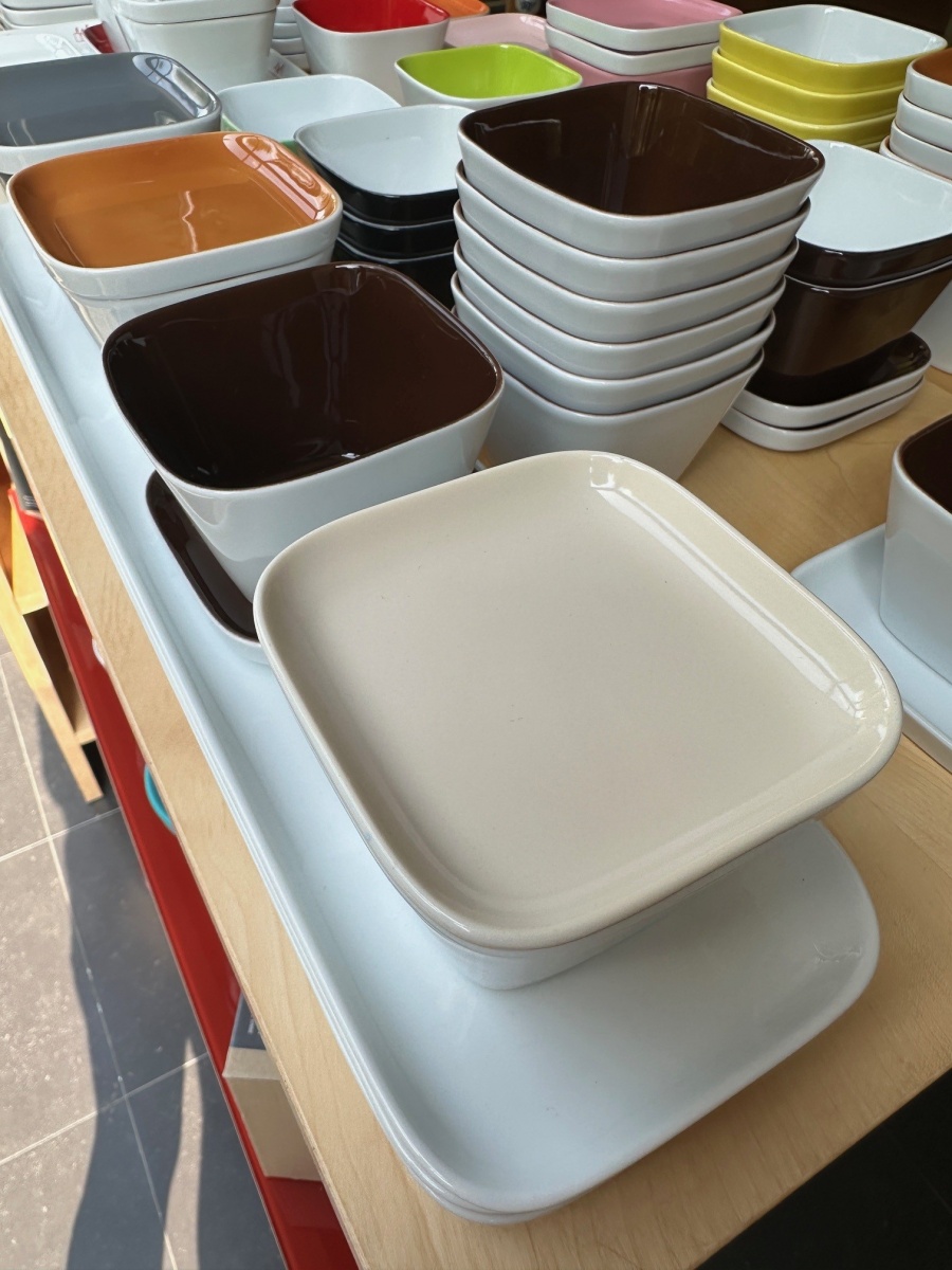 Magazijnverkoop serviezen en kristal - 2