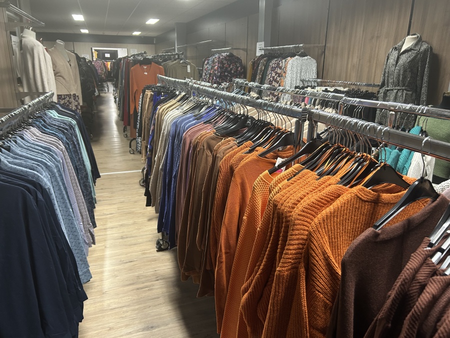 Koppelverkoop : op alle artikelen in de winkel en koopjeshal : 5 + 1 gratis ( goedkoopste artikel gratis ) - 2