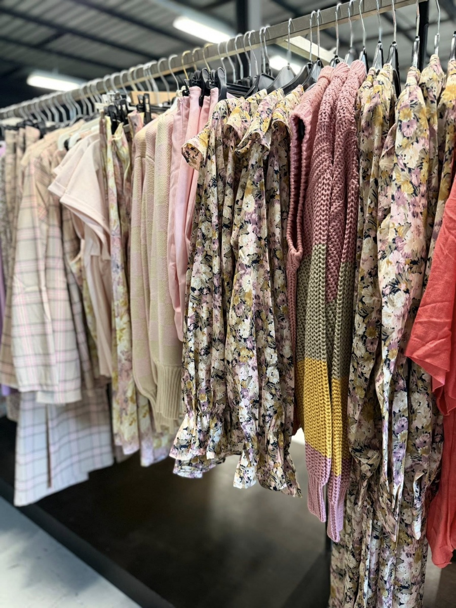 Multi merkenverkoop dameskledij en communiekledij - 7