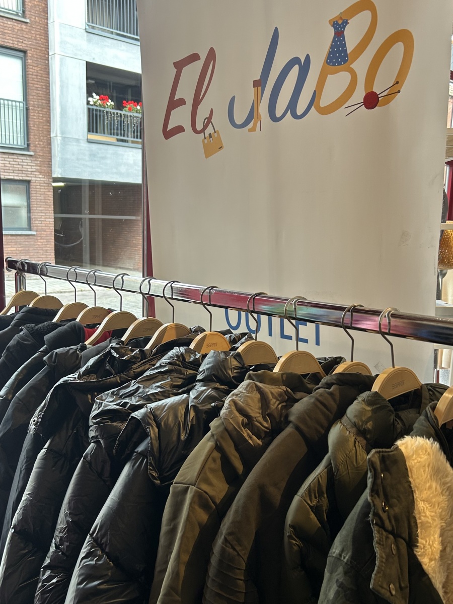 El Jabo: Elle jassen dames/heren aan € 25 per stuk - 2