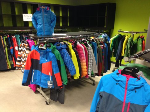 Stockverkoop Joseph Ribkoff alsook partij ski/snowboard kleding