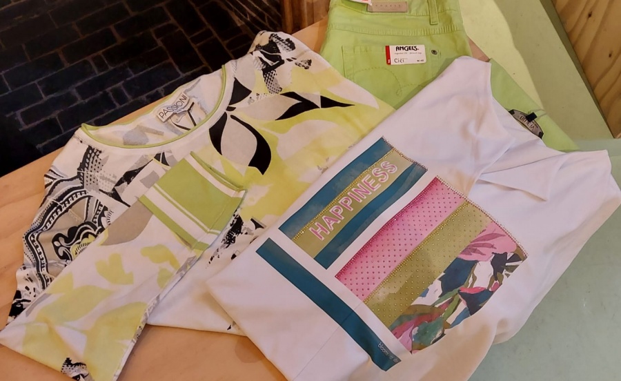 GROTE STOCKVERKOOP DAMESBOETIEK ENSEMBLE ACADEMIESTRAAT 14 8000 BRUGGE - 3