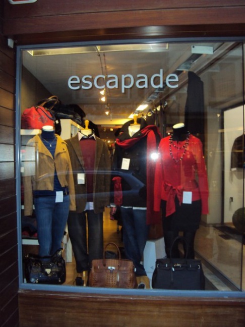 ESCAPADE outlet store