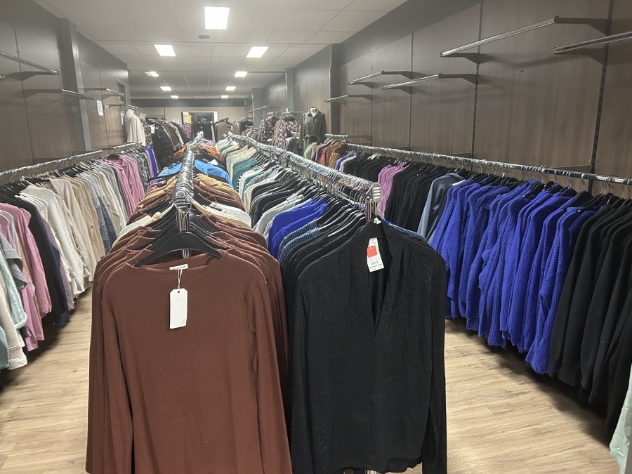 Stockverkoop ski kleding aan ronde prijzen + nieuwe aanvulling koopjeshal !!! - 3