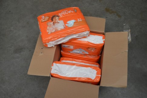 Overstock Pampers, maandverband en Kandoo doekjes - 1