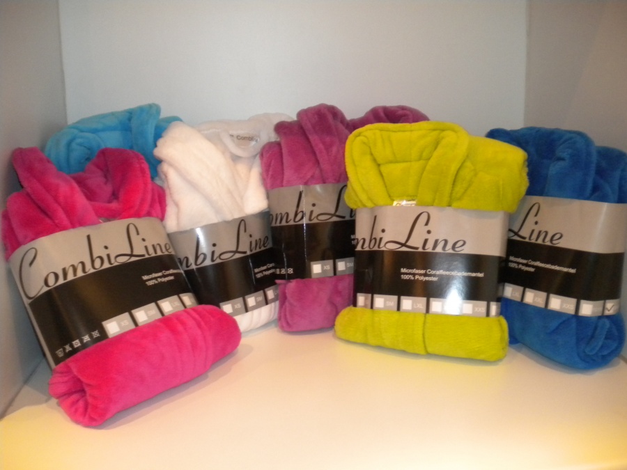 CHRISTEX - Stockverkoop diverse soorten textiel wegens verhuis - 9