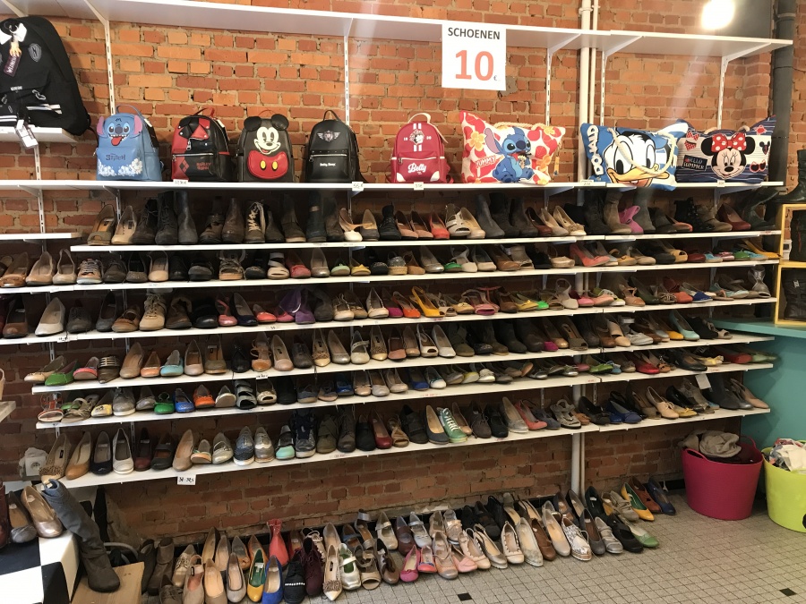 Opruiming! Kindermerkkleding 0-16j: 3€ pst. Kleedjes/tunique 5€pst. ALLE SCHOENEN 10€ pst. Accessoires 1€ pst( muts,sjaal,riem,haarband,..) MORTSEL vrijdag 4 juli 14-17u! - 2