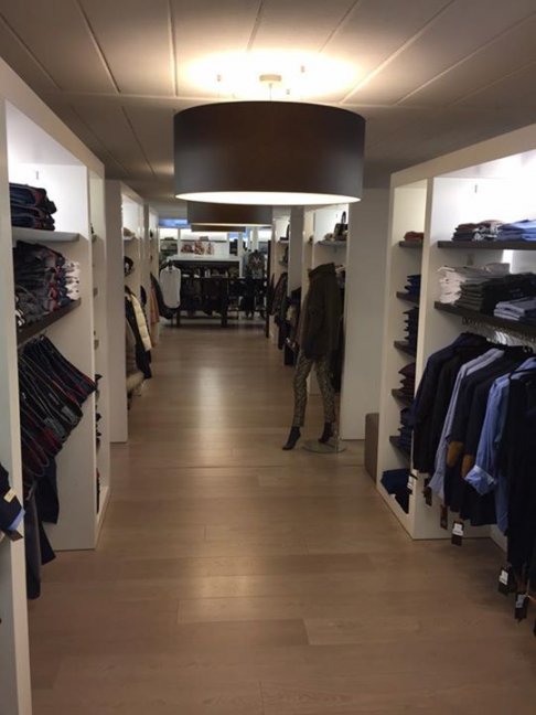 Stockverkoop kleding boetiek Pexsters