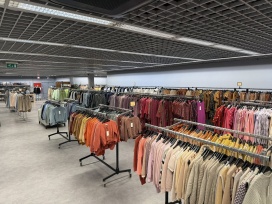 Stockverkoop dames - heren -kids en communie/feestkledij 