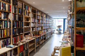 Stockverkoop romans bij Boekhandel De Kaft 