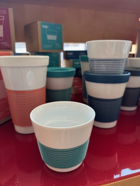 Magazijnverkoop serviezen en kristal