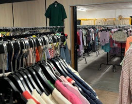Stockverkoop dames/ heren en kinderkleding aan 10 euro / stuk. Bij aankoop 5 stuks, het 6e gratis !