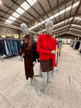 Grote stockverkoop Agora Outlet Center in Poperinge