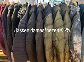 El Jabo: Elle jassen dames/heren aan € 25 per stuk