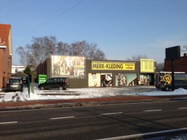 MERK-KLEDING magazijnverkoop RETIE